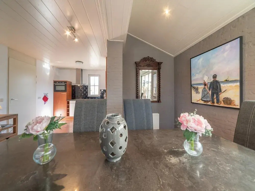 6-person House With a Beautiful Garden