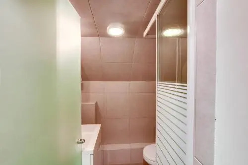 Unit 011 Saint Germain Des Pres (Seine)