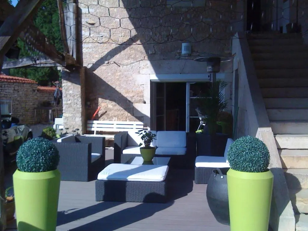 Apartment With 2 Bedrooms in Chenevrey-et-morogne, With Enclosed Garden and Wifi - 95 km From the Slopes