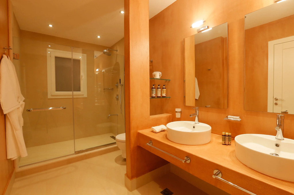 Pictures Suites
