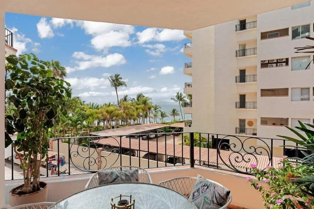 Ocean View 2Br Condo-balcony-beach-pool - 303