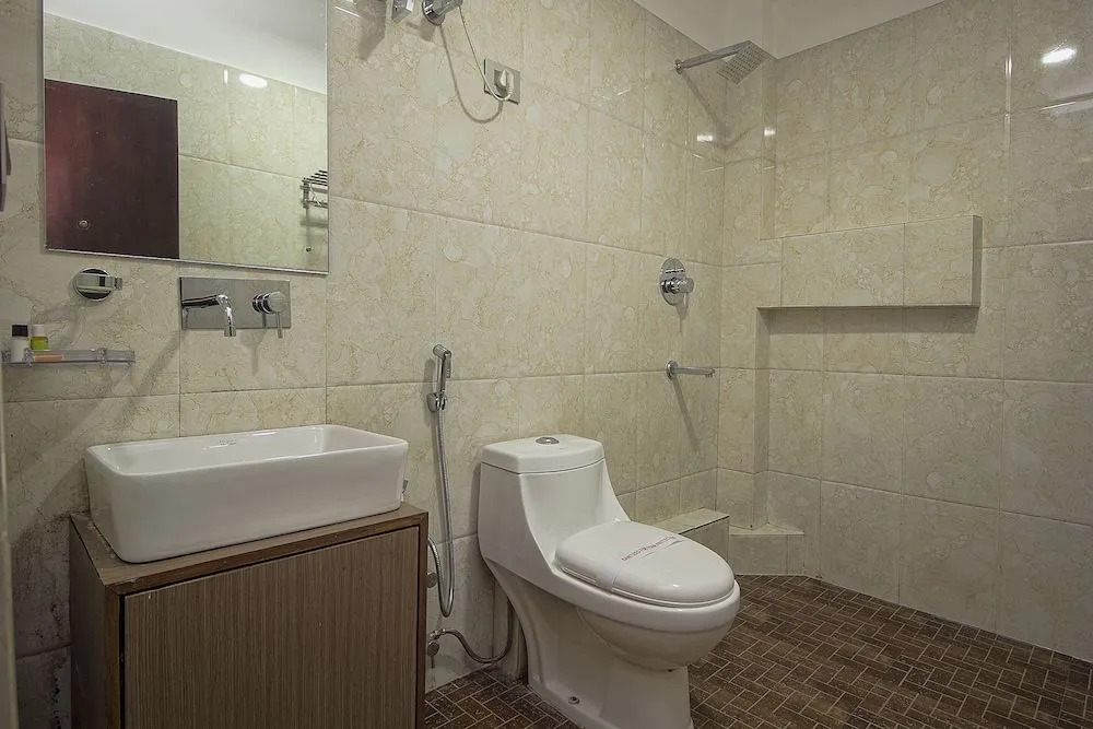 OYO 24798 Kiwi Hotel Yavachi