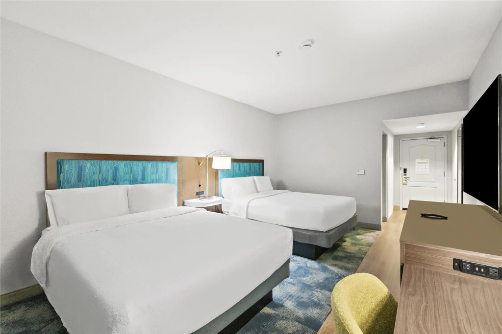 Hampton Inn & Suites Lancaster