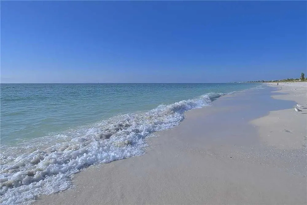 Jamaica Royale 91 - Two Bedroom Condo