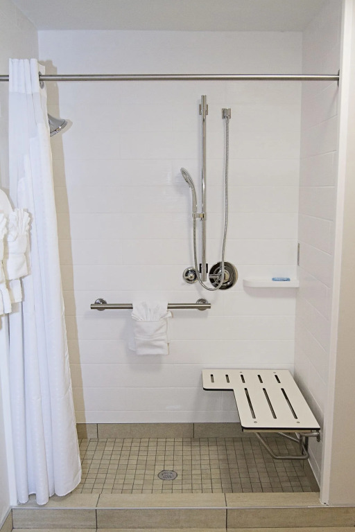 Holiday Inn Express & Suites Greenwood Mall by IHG