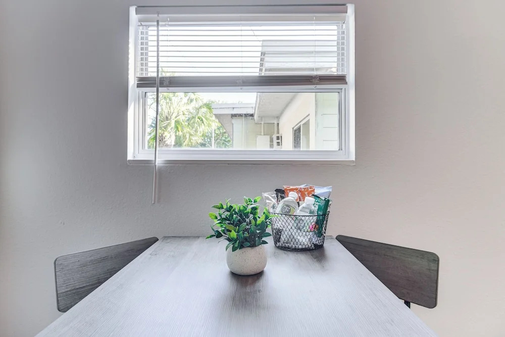 Cozy St Pete Home ~ 2 Mi to Madeira Beach!