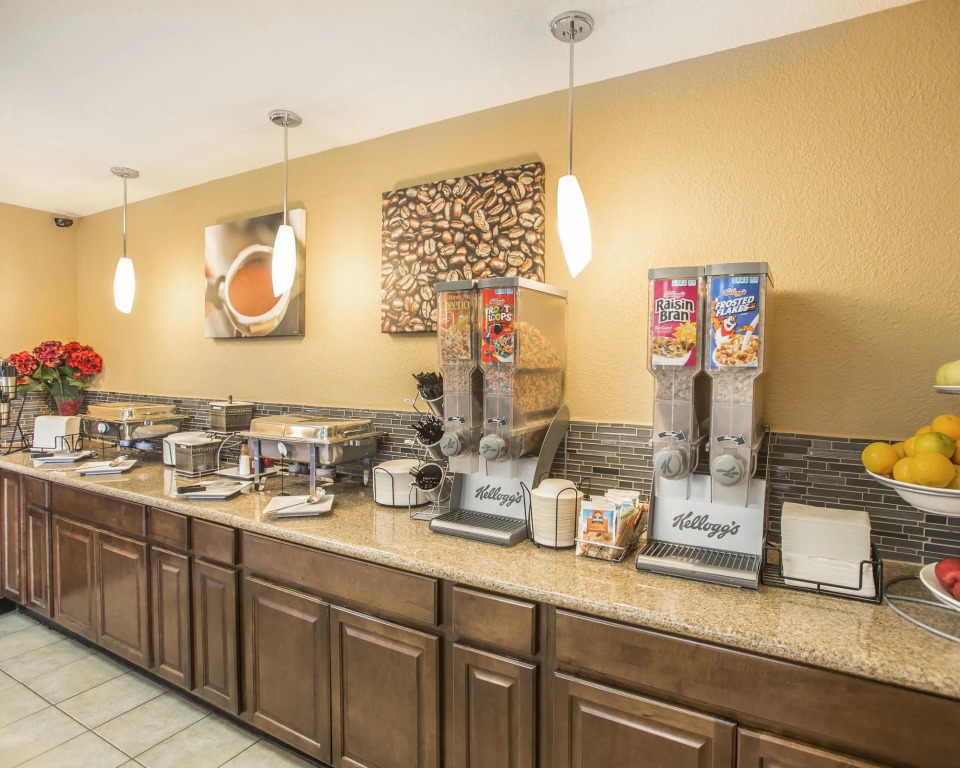 Quality Inn & Suites Denver Stapleton