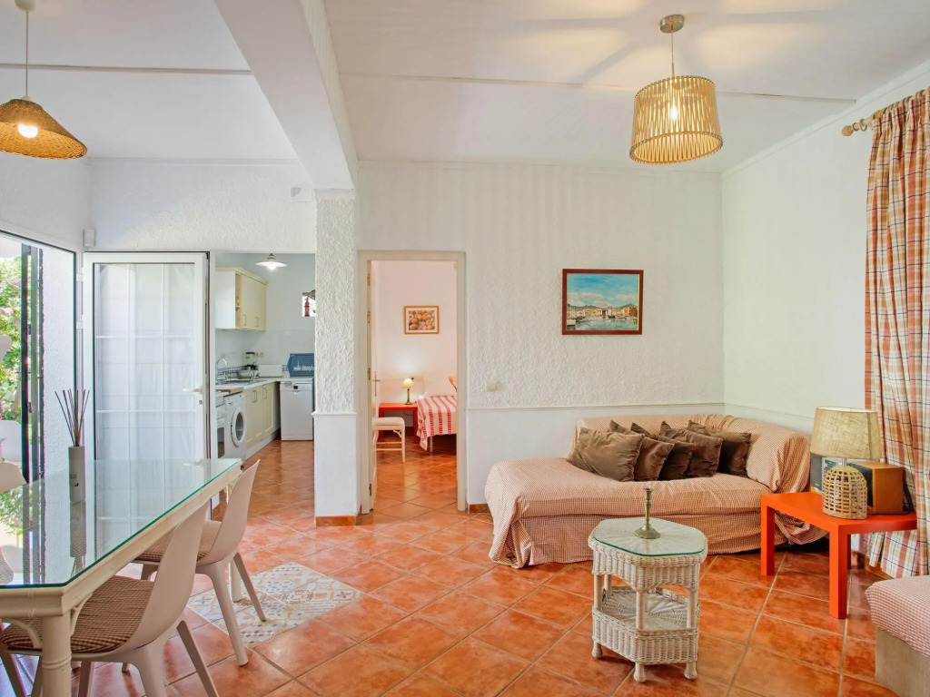 Superb beachfront villa with guest house 50m opposite