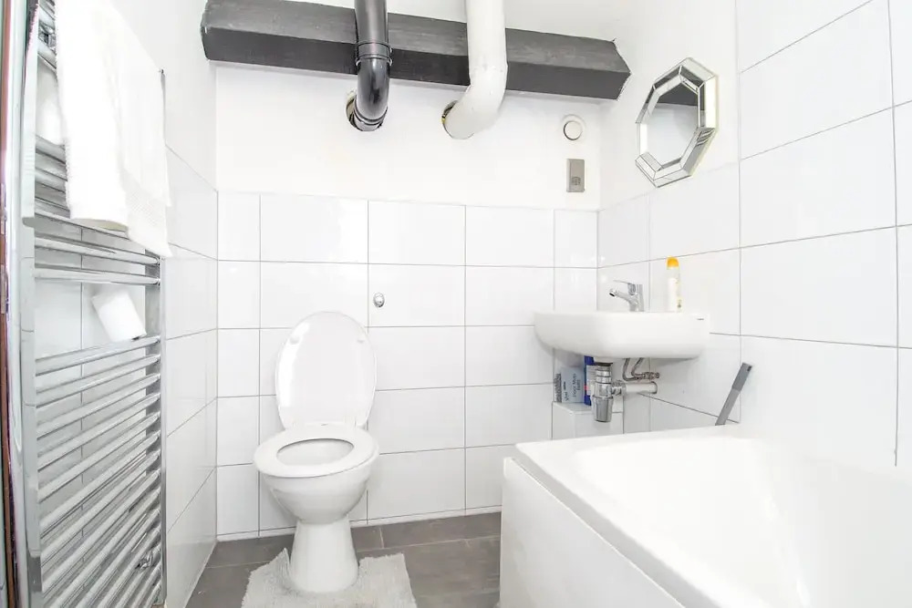New Apartment - Sleeps 4 - Parking - City Centre