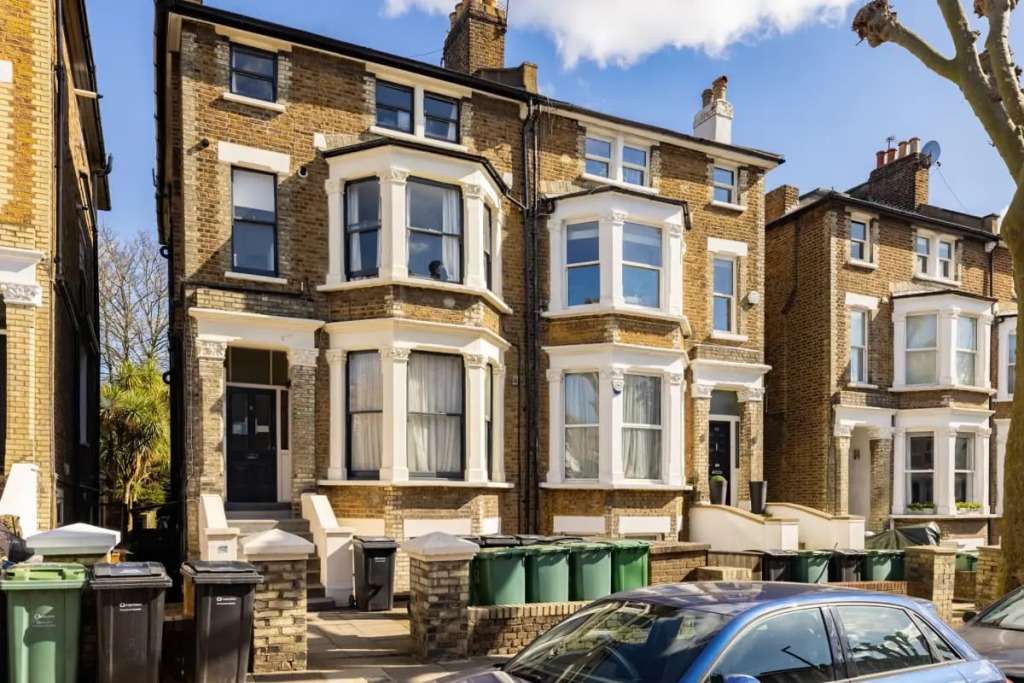 The West Hampstead Wonder  - Stunning 2BDR with Study Room and Garden