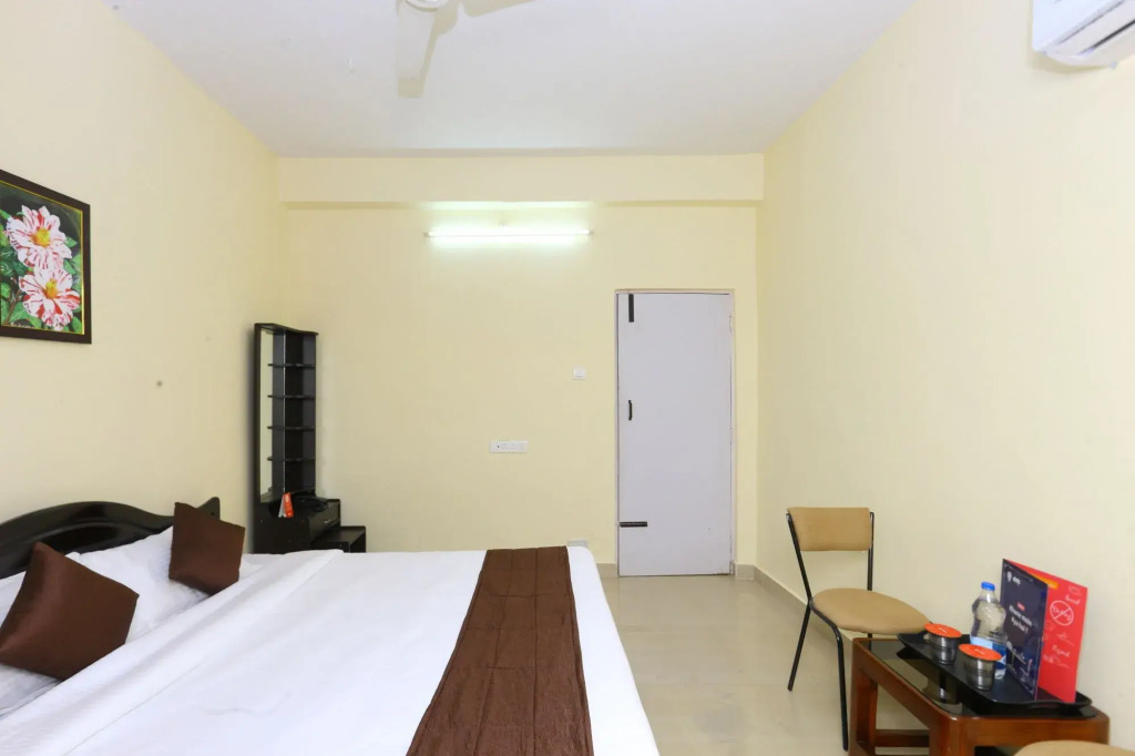 Rallapalli Service Apartments By OYO Rooms