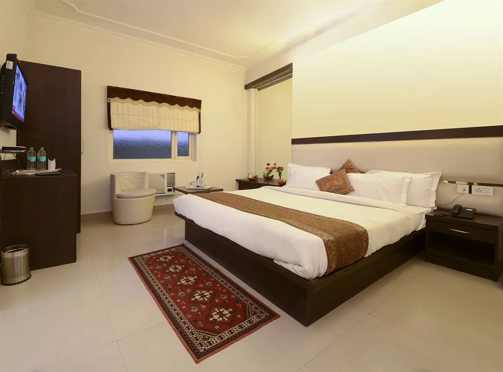 Treebo Maniram Palace