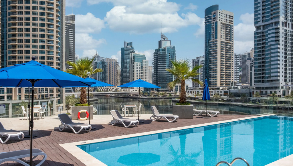 LUX - Contemporary Suite with Full Marina View 5
