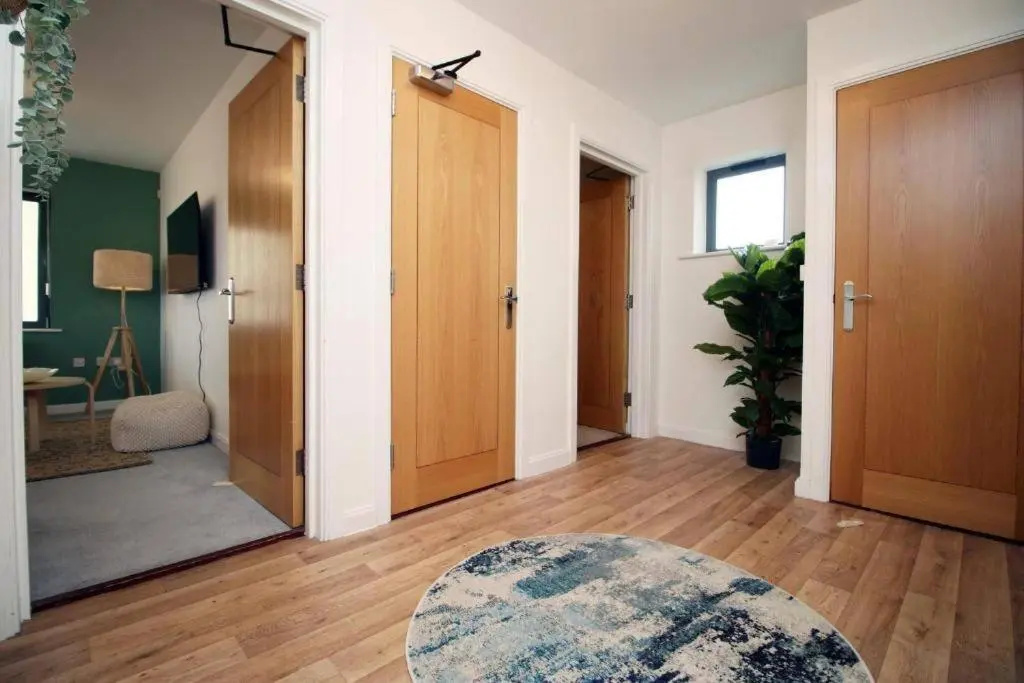 The Observatory by Mia Living 2 bedroom apartment overlooking Swansea Beach with free parking