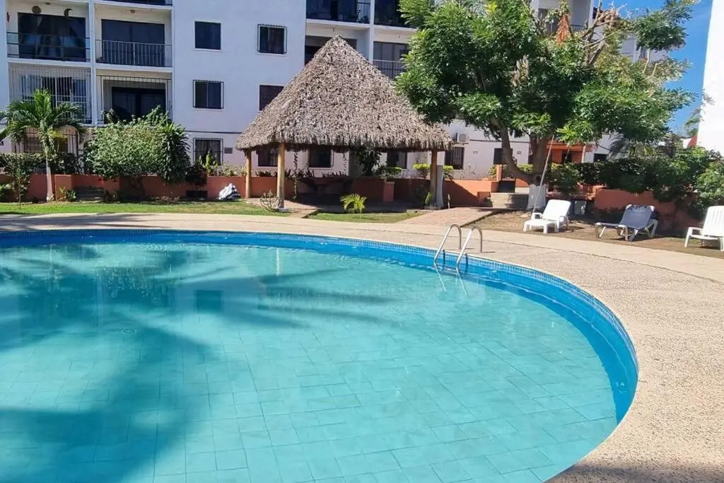 Encantador departamento con alberca en PB a 10min Playa