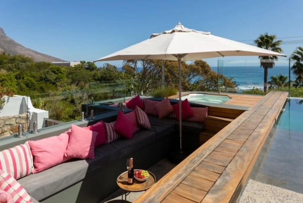Element House - Contemporary and Upmarket Villa