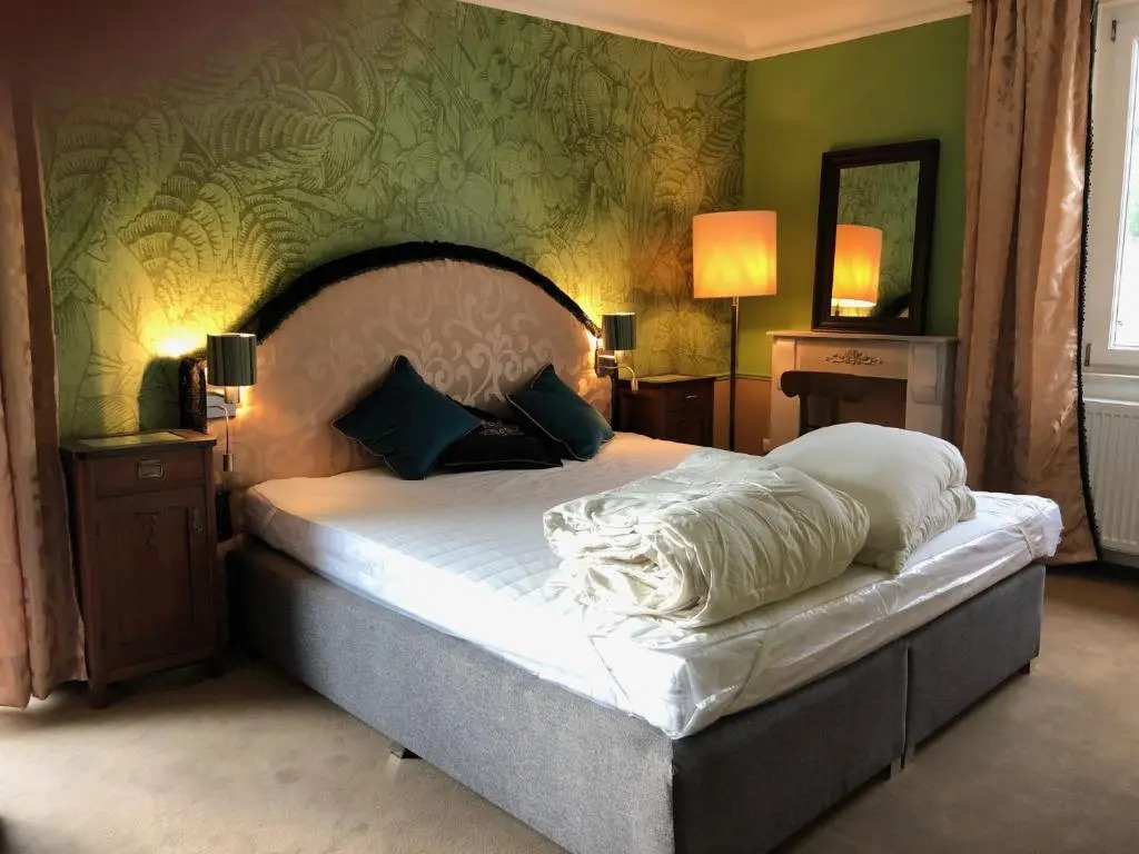Corso, Zimmer & Cafe, Hotel Garni