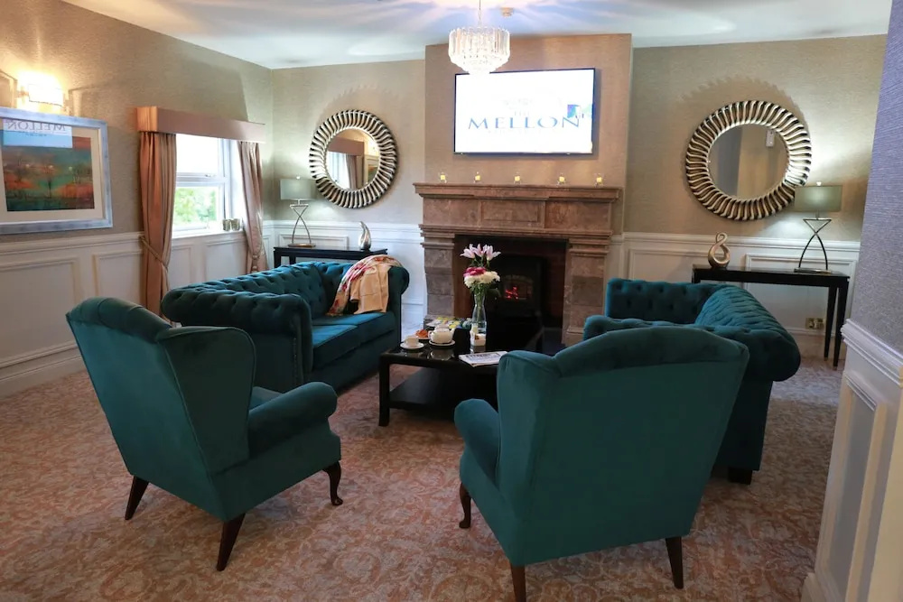Mellon Country Inn Hotel