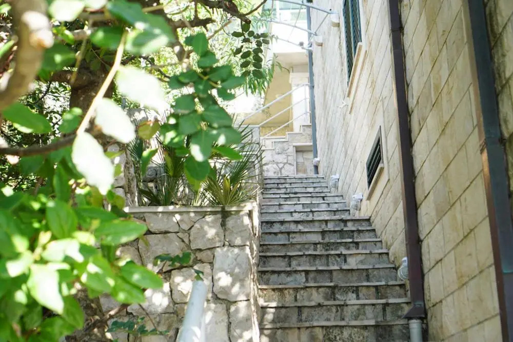 3 Bedroom Beach House with private sea access