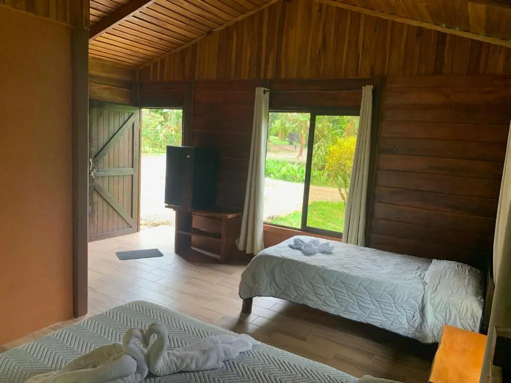 Cataratas Bijagua Lodge, incluye tour autoguiado Bijagua Waterfalls Hike