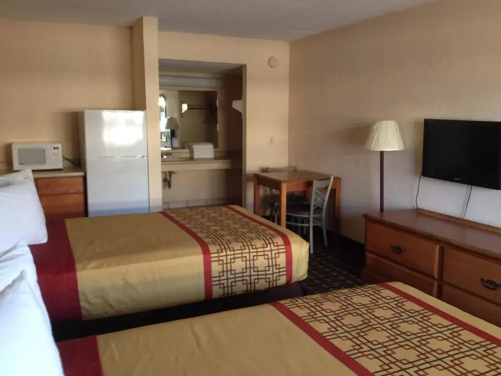 Happy Holiday Motel