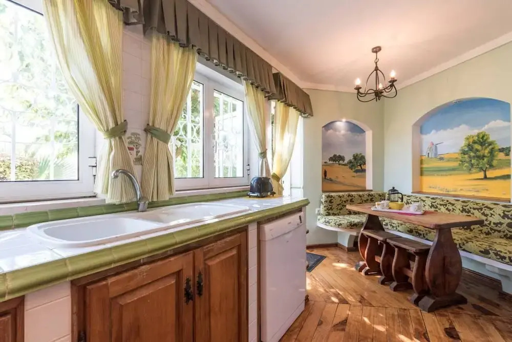 Immaculate 3-bed Villa in Guia Private Pool