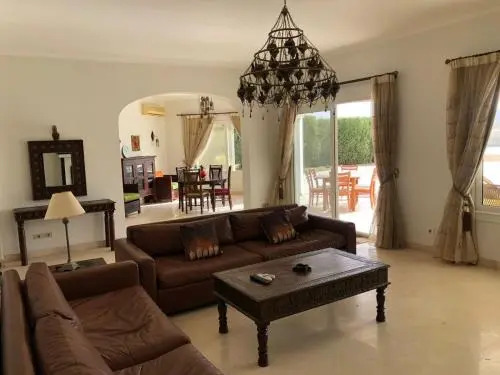 3 Bed Rooms Villa In El Gouna