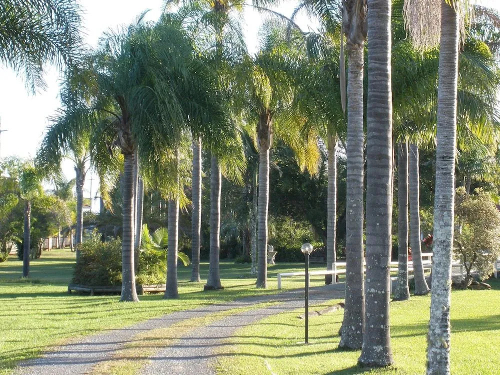 Palms Oasis Motel