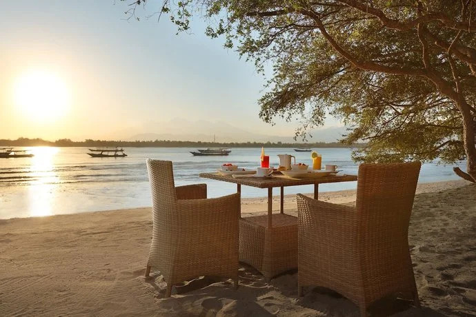 Romvi Holidays