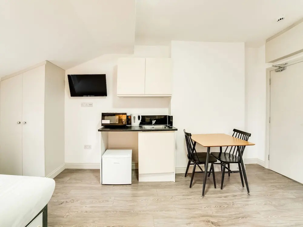 Stylish Studio in London near Wimbledon Park