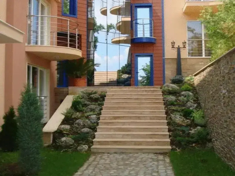 Twins Palace ApartHotel