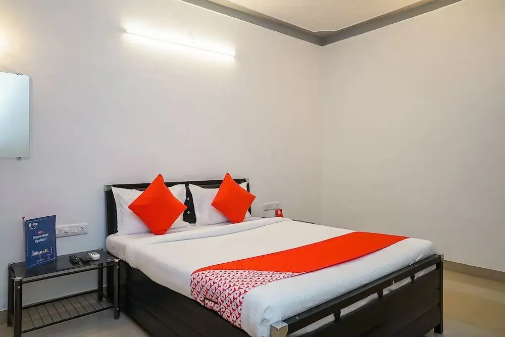 Royal Inn By OYO Rooms