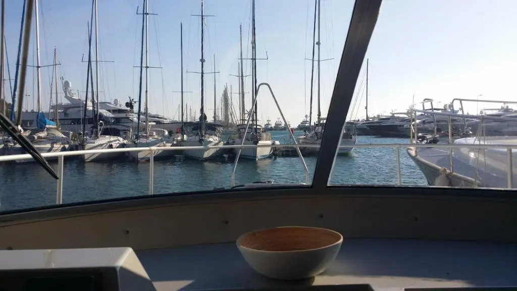 Ferretti 36 ' Bateau à Quai Vieux-Port Cannes Festival La Croisette