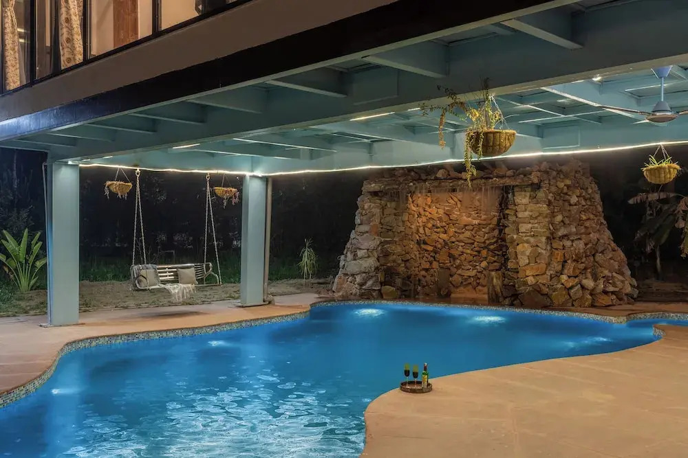 ELIVAAS 3 BHK Handa's Getaway with pool