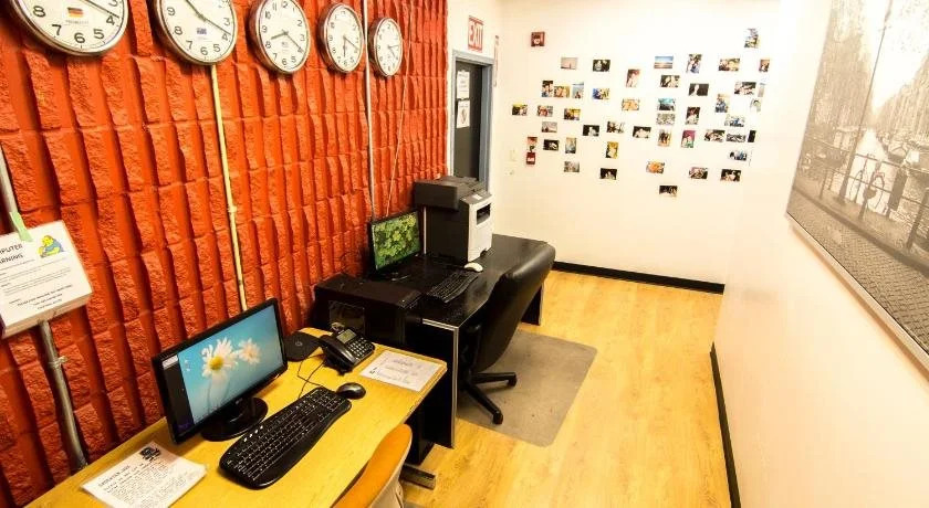 Wicked Hostels - Calgary