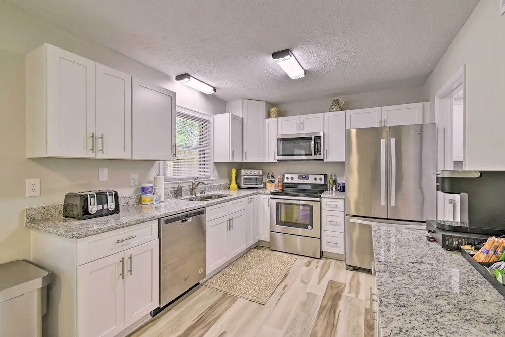 Downtown Southern Pines Townhome With Deck!