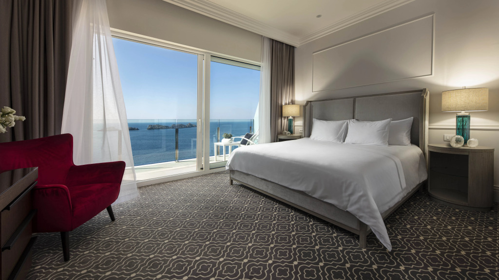 Royal Ariston Hotel
