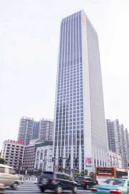 Tamrac International Apartment