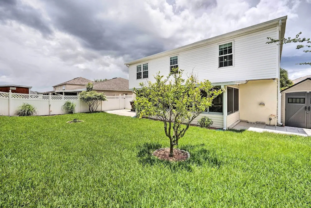 Game Room + Fenced Yard: Home Near Disney World!