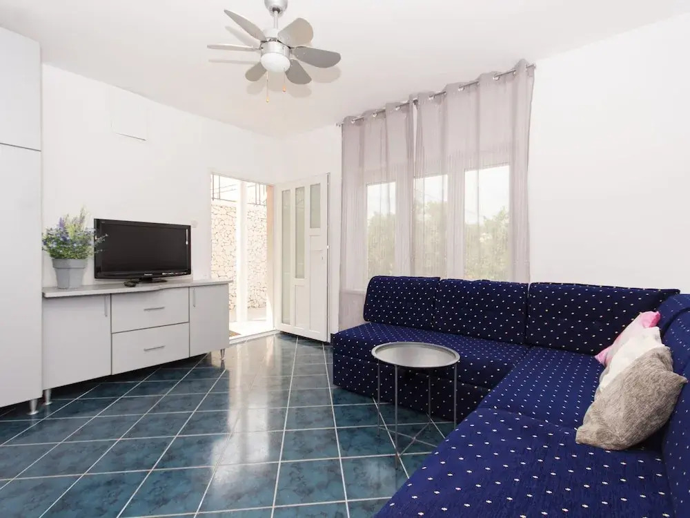 Quaint Holiday Home in Mastrinka With Balcony