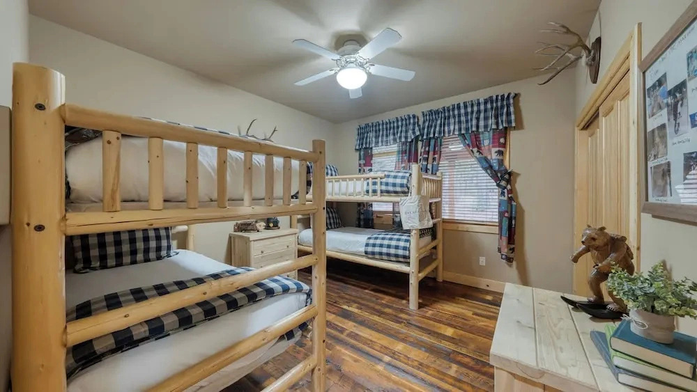 Truckee Mountain Cabin With Hot Tub + Game Room + Forest Views Gray Wolf Lodge by Avantstay