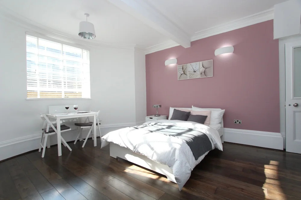 2 Kings Road Executive Studio Apartment