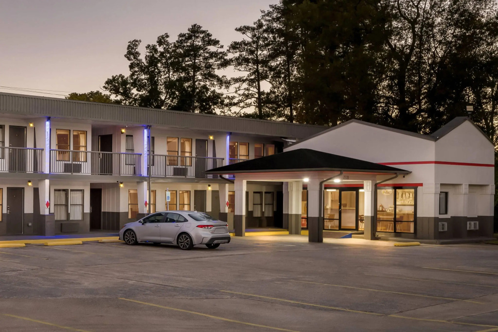 Super 8 by Wyndham Gadsden AL