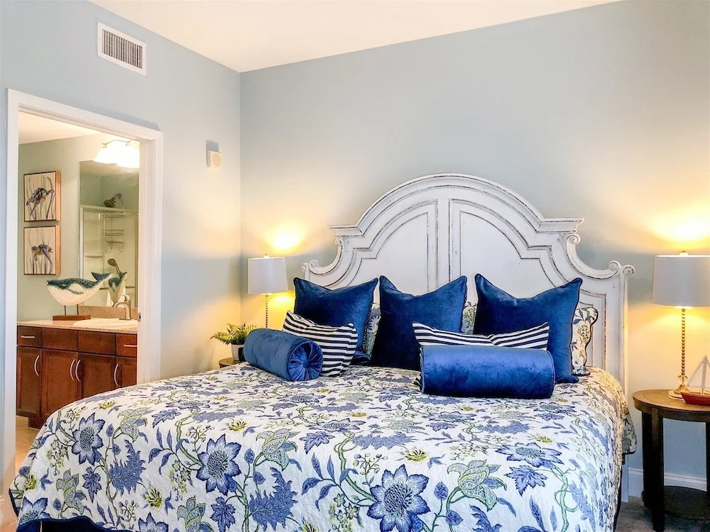 Laketown Wharf 802