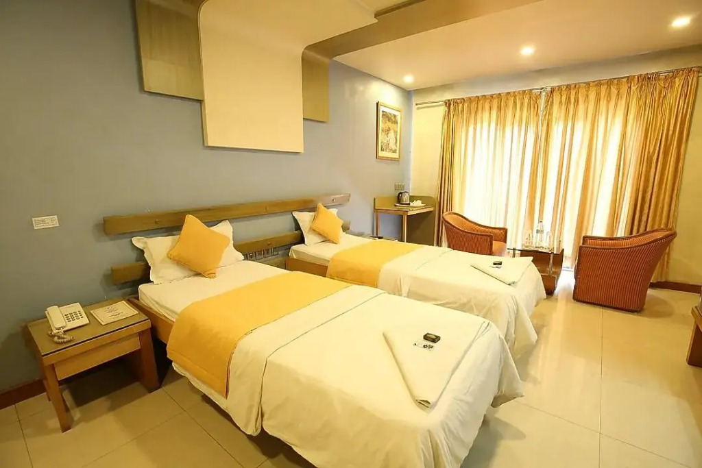 Hotel Kohinoor Square