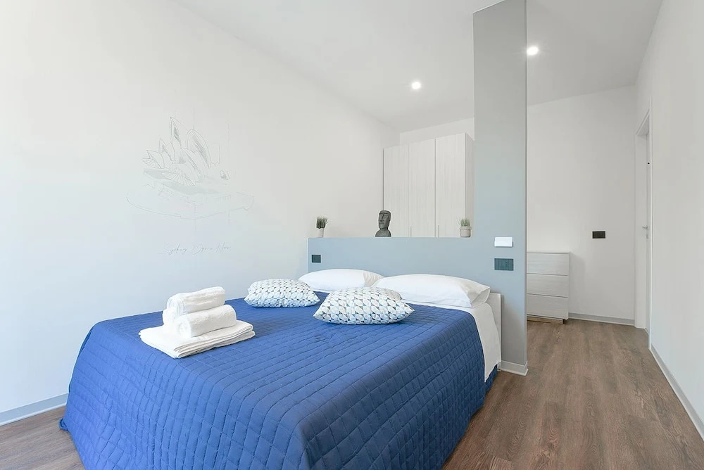 8 Bedroom Apartment in Reggio Emilia Center
