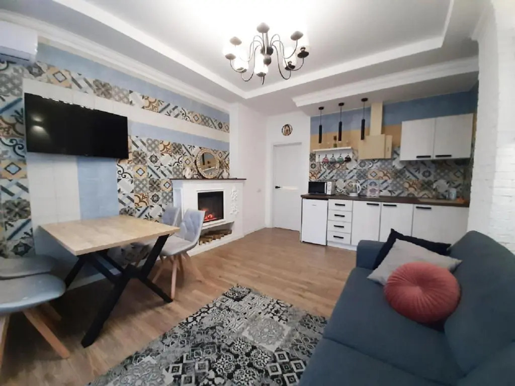 2 BDR apartment near Gorky Park, Center