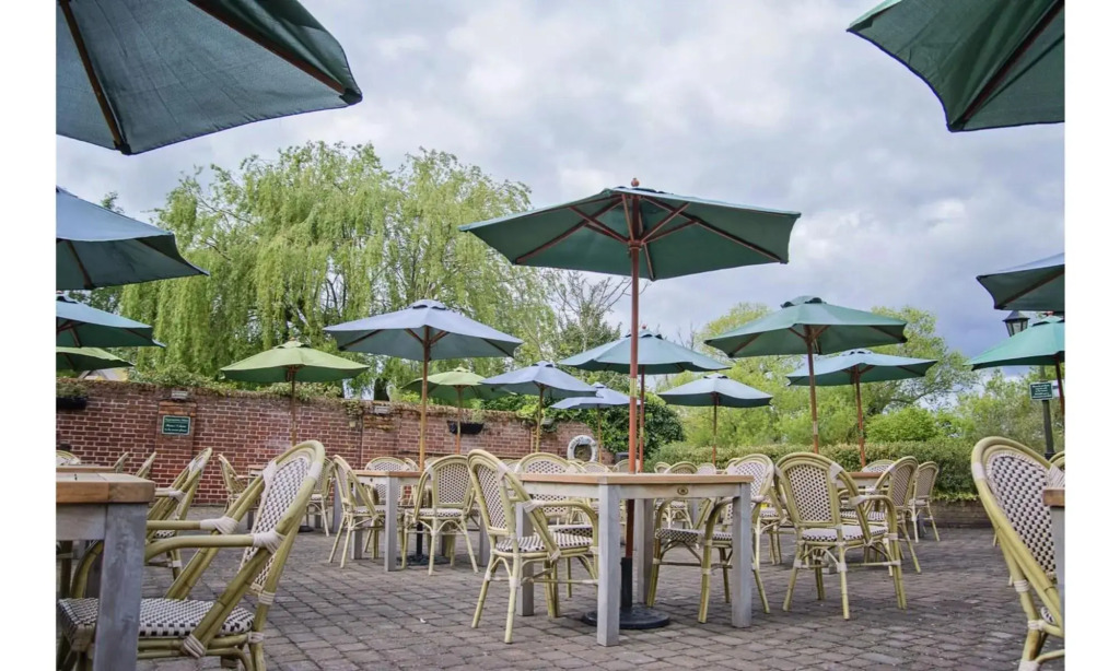 Waveney Inn & Hotel