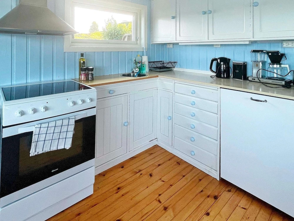 6 person holiday home in LINDÅS