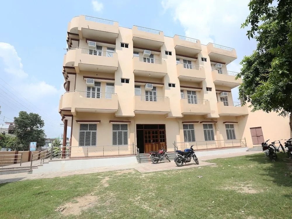 OYO 18324 Sahani Guest House